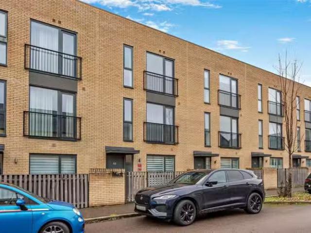4 bedroom terraced house for rent in Clay Farm Drive, Trumping.