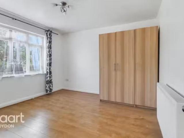 4 bedroom terraced house for rent in Curzon Road, Thornton Hea.