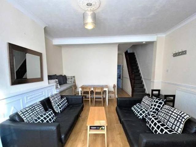 4 bedroom terraced house for rent in Beaconsfield Road Canterbury CT2