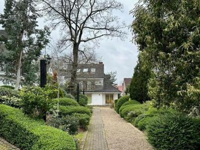 4 Bedroom Terraced House For Rent In Bromley