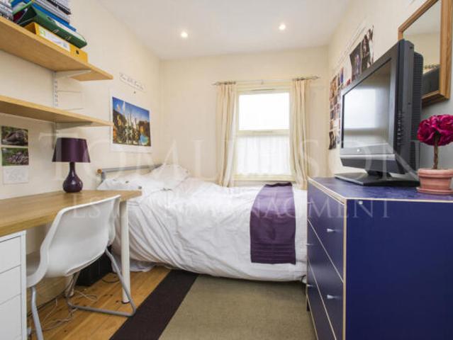 4 bedroom terraced house for rent in Dallas York Road, Beeston, Nottingham, NG9 2EZ, NG9