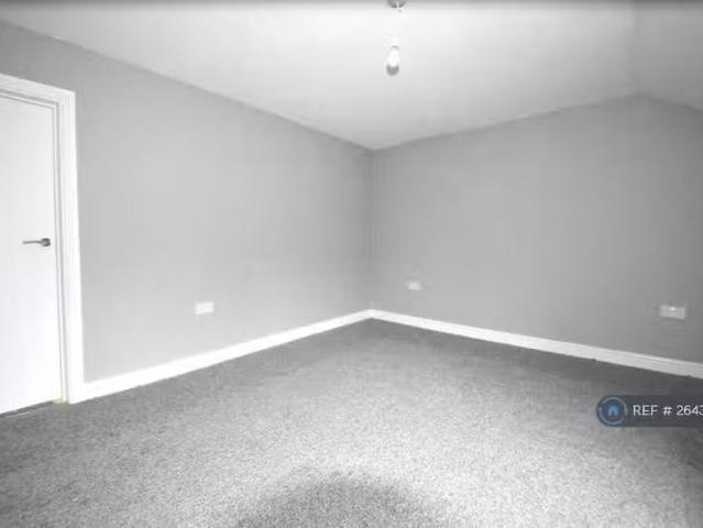 4 bedroom terraced house for rent in Dalzell Street, Moor Row.