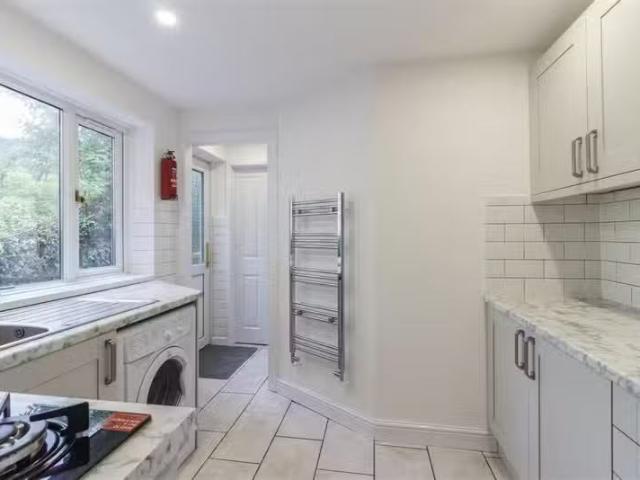 4 bedroom terraced house for rent in Meadow Street, Treforest.