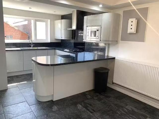 4 bedroom terraced house for rent in Pennsylvania, Cardiff Cit.