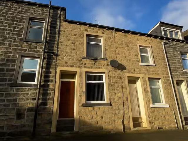 4 bedroom terraced house for rent in Rutland Street, Keighley.