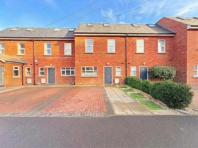 4 bedroom terraced house for sale