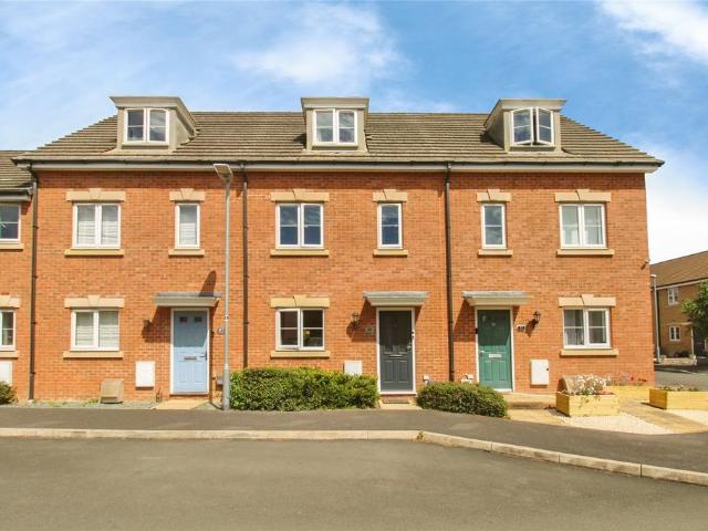 4 bedroom terraced house for sale