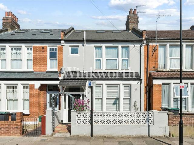 4 bedroom terraced house for sale