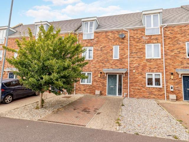 4 bedroom terraced house for sale