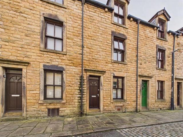 4 bedroom terraced house for sale