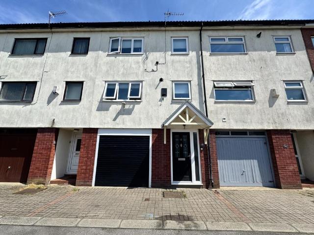 4 bedroom terraced house for sale