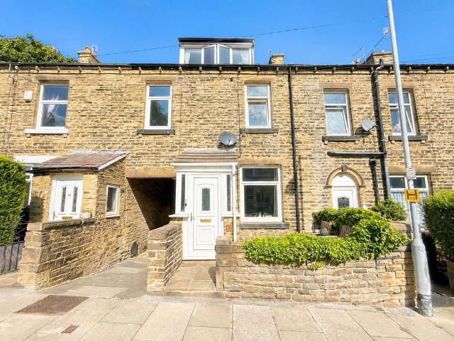 4 bedroom terraced house for sale