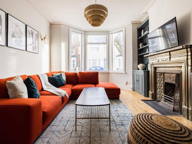 4 bedroom terraced house for sale
