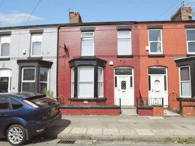 4 bedroom terraced house for sale