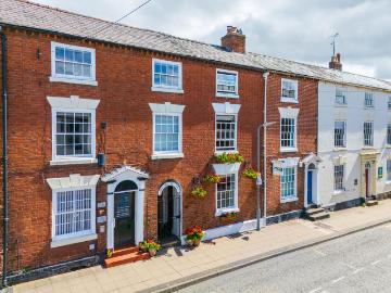 4 bedroom terraced house for sale