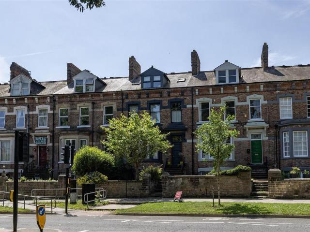 4 bedroom terraced house for sale