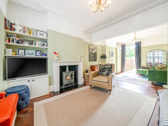 4 bedroom terraced house for sale