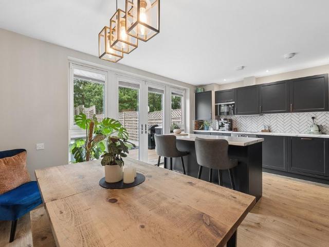 4 bedroom terraced house for sale