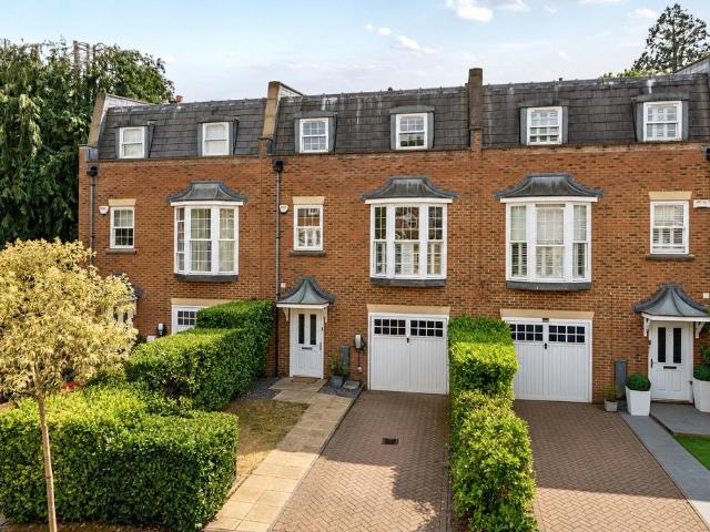 4 bedroom terraced house for sale