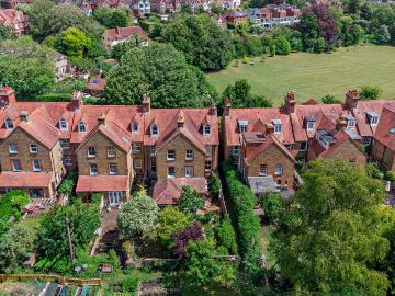 4 bedroom terraced house for sale