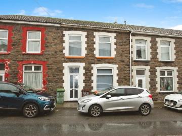 4 bedroom terraced house for sale