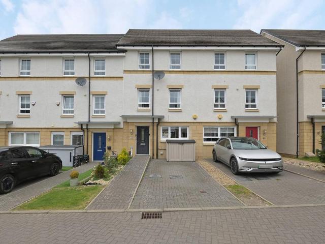 4 bedroom terraced house for sale