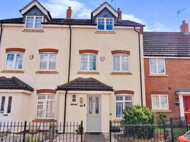 4 bedroom terraced house for sale