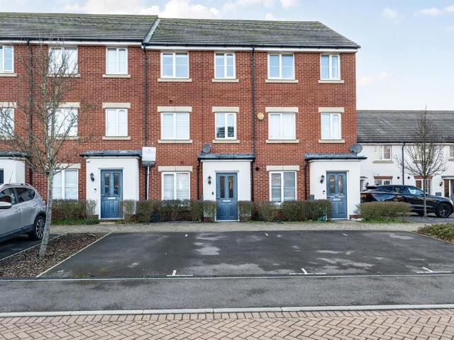 4 bedroom terraced house for sale