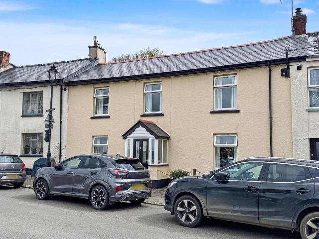 4 bedroom terraced house for sale
