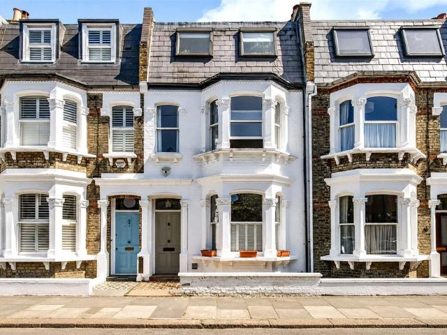 4 bedroom terraced house for sale