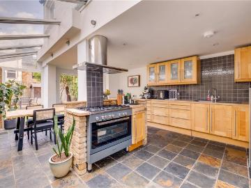 Wendell Park, London, Greater London - Garden