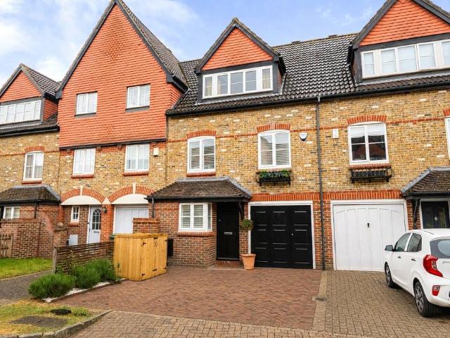 4 bedroom terraced house for sale