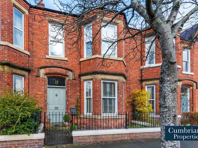 4 bedroom terraced house for sale