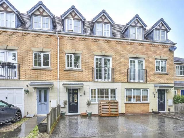4 bedroom terraced house for sale