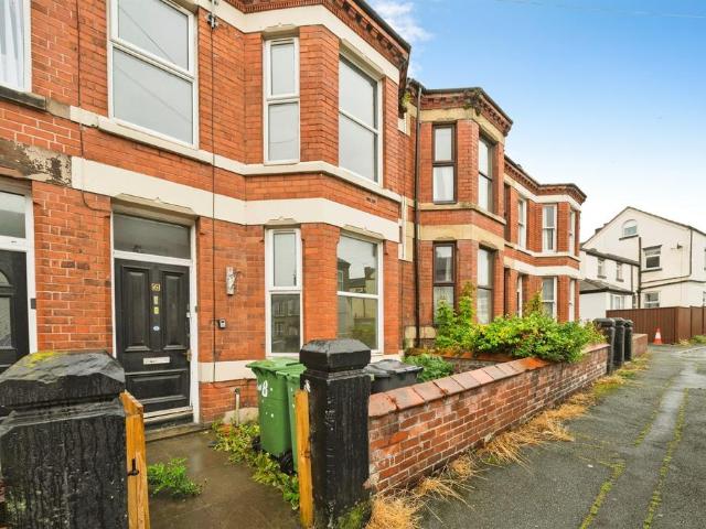 4 bedroom terraced house for sale