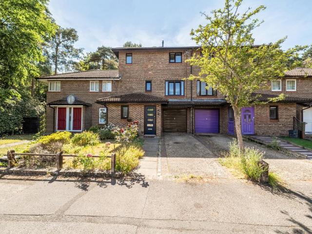4 bedroom terraced house for sale