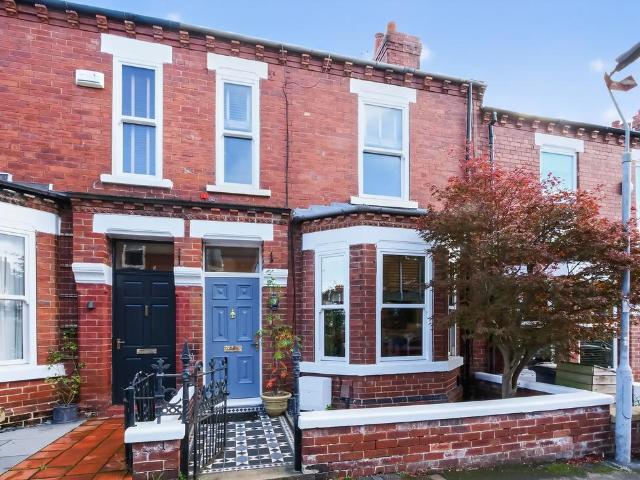 4 bedroom terraced house for sale