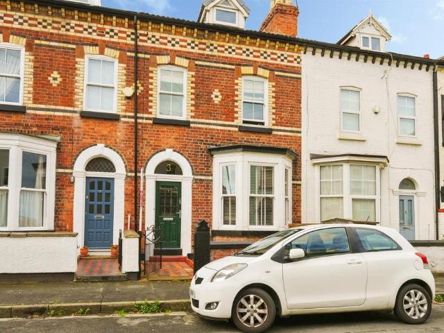 4 bedroom terraced house for sale