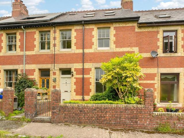 4 bedroom terraced house for sale