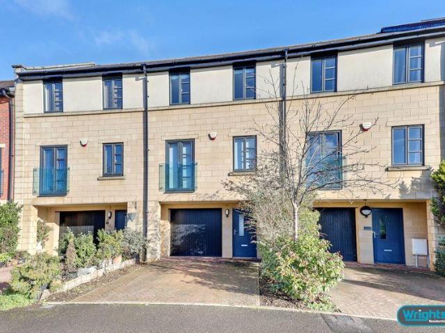 4 bedroom terraced house for sale