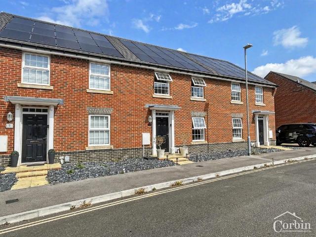 4 bedroom terraced house for sale
