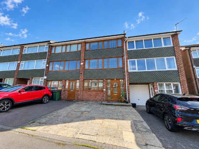 4 bedroom terraced house for sale