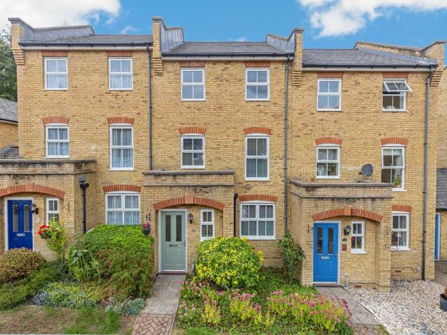 4 bedroom terraced house for sale