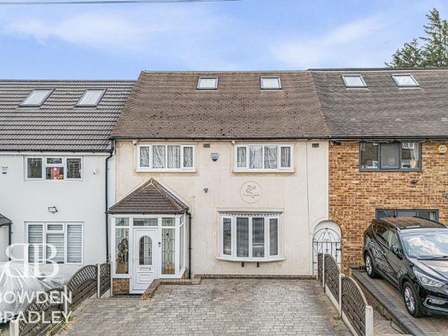 4 bedroom terraced house for sale