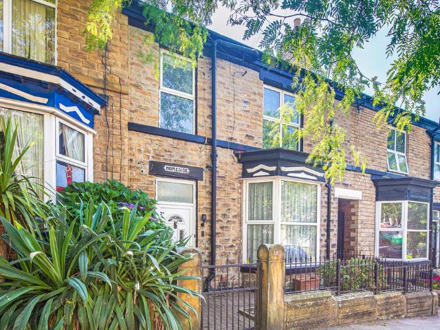4 bedroom terraced house for sale