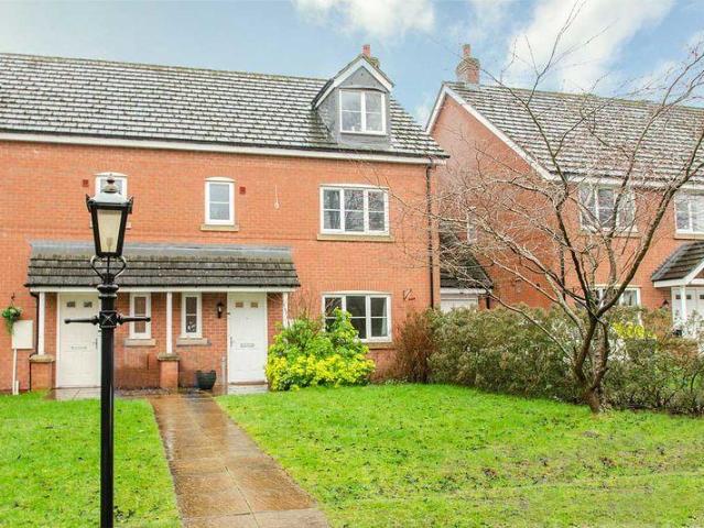 4 bedroom terraced house for sale
