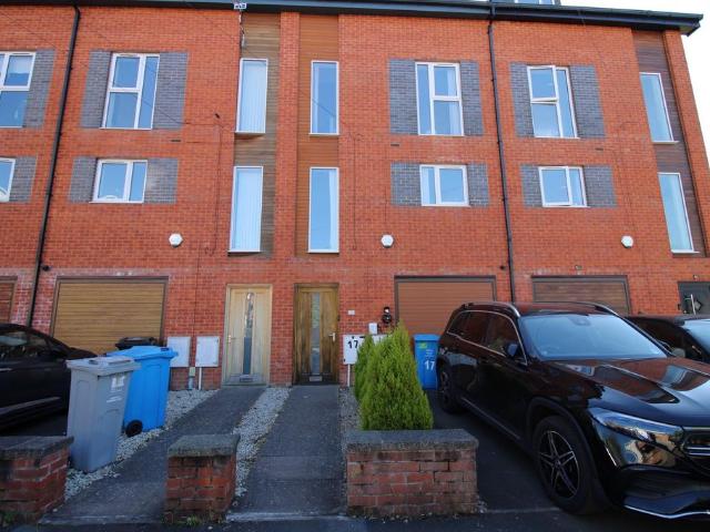 4 bedroom terraced house for sale