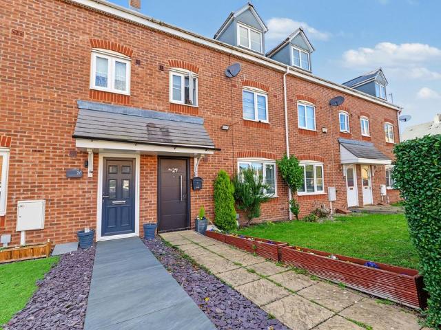 4 bedroom terraced house for sale