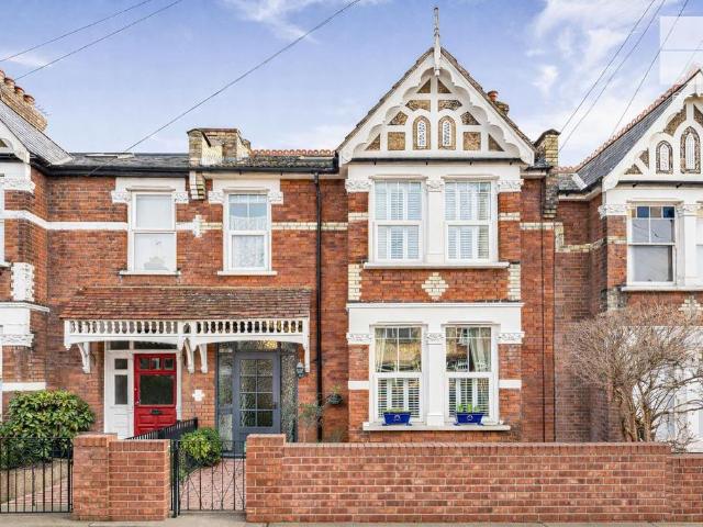 4 bedroom terraced house for sale