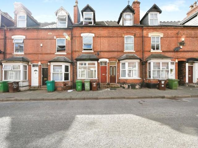 4 bedroom terraced house for sale
